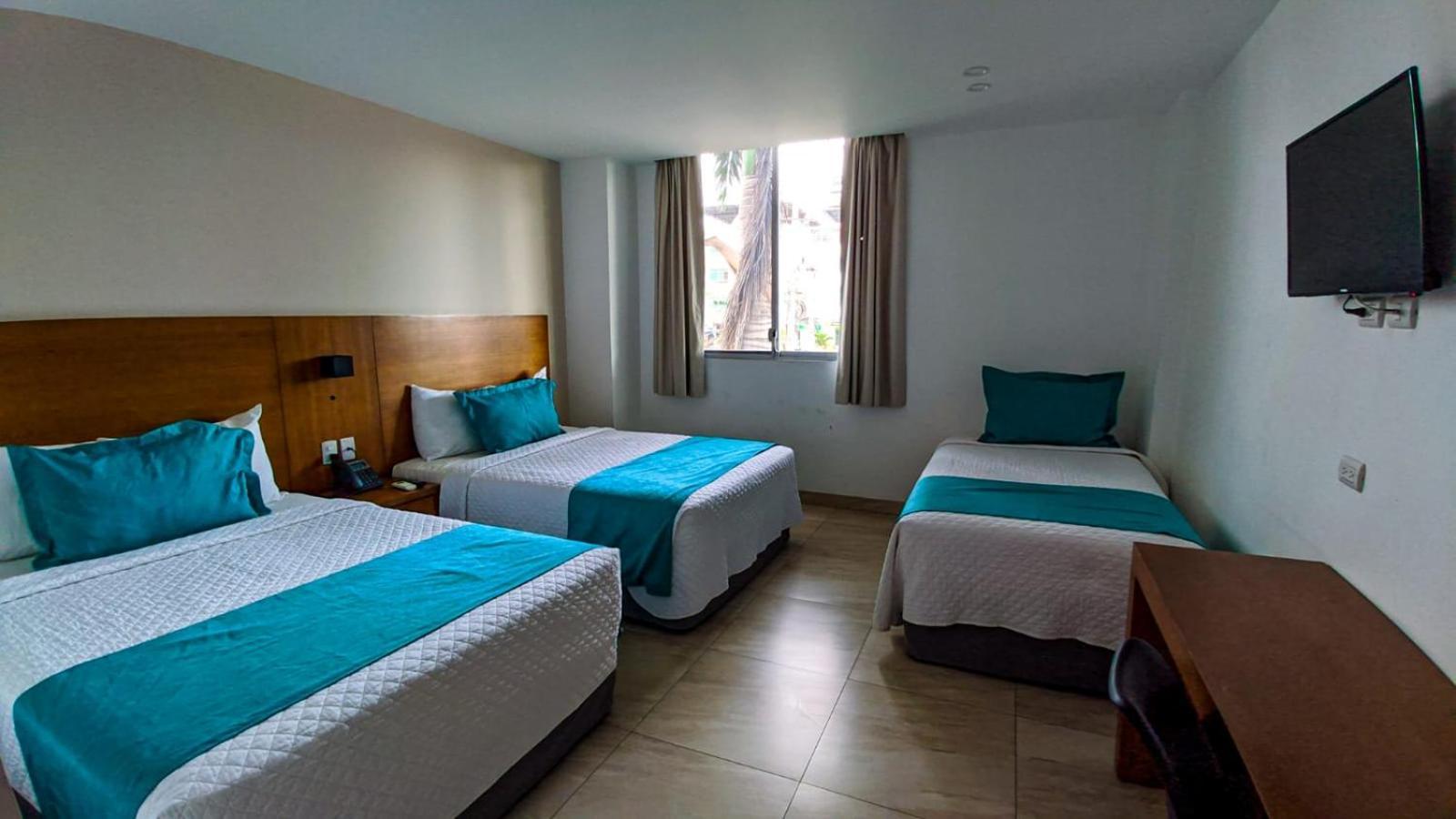 Aquamarina Hotel Manta Exterior photo