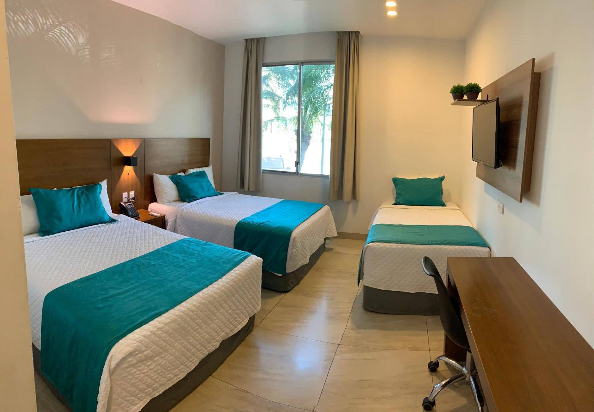 Aquamarina Hotel Manta Exterior photo